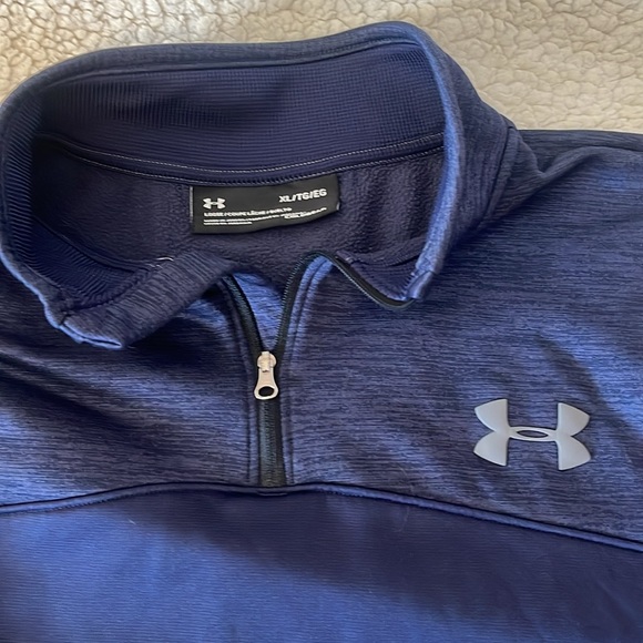 Under Armour Navy Three-quarter Zip Pullover. Size XL - Picture 3 of 5